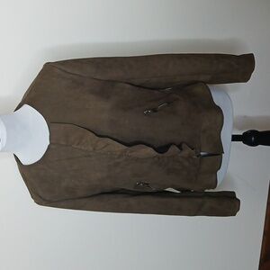 Westport olive green hidden zip ruffle coat size medium